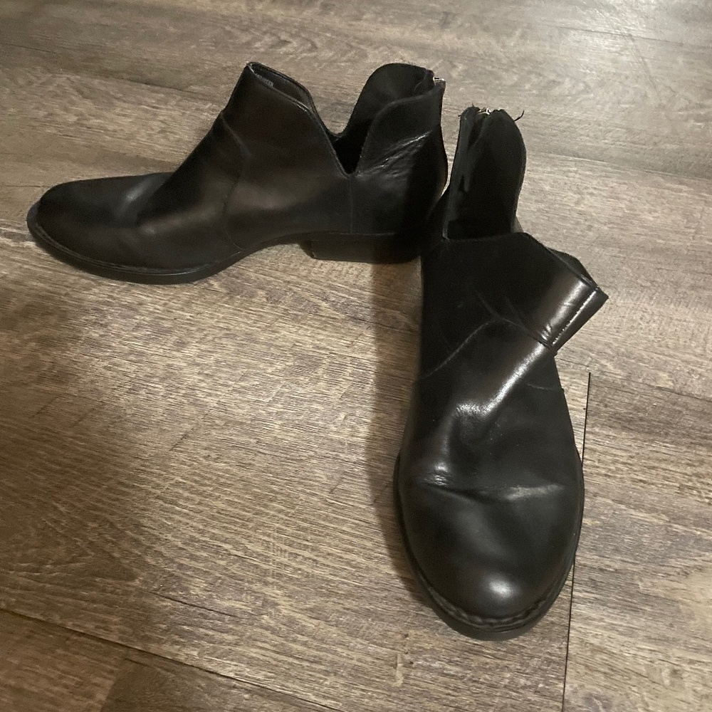 Born Women’s Leather Boots